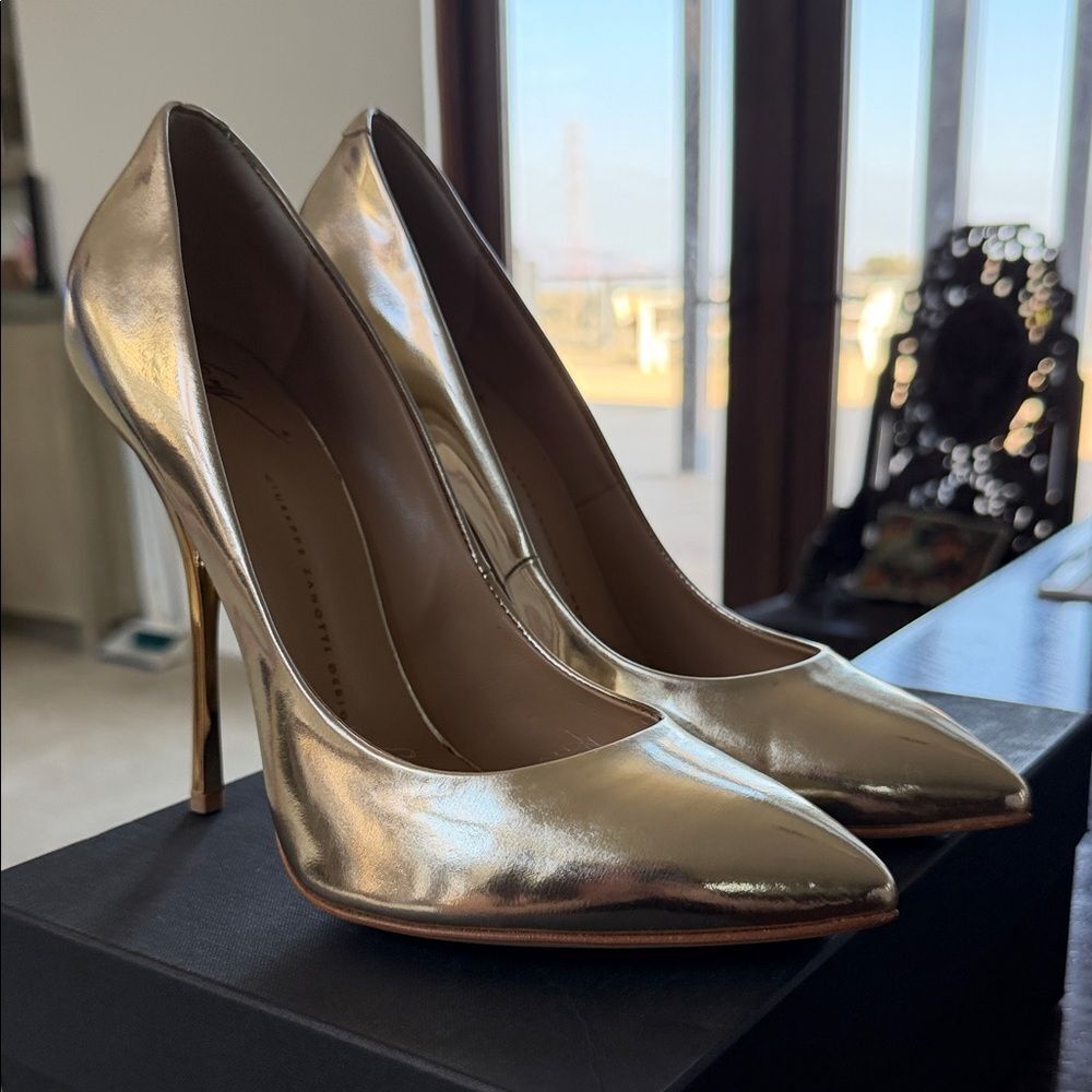 New Giuseppe Zanotti Gold Stiletto Heels 42